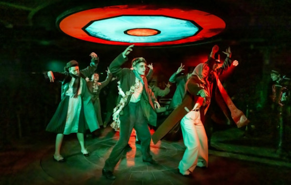 深圳傳奇地標「明華輪」重生！相隔1000天重啟 上演《交易人生》一票難求 