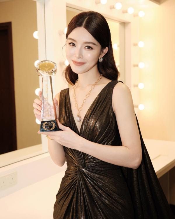 Janice Man文詠珊IG突晒BB腳仔相報喜 結婚6年秘密生B榮升媽媽？