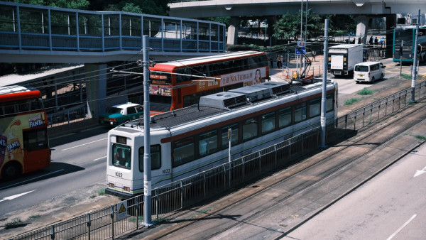 香港版「日本鐮倉車站」爆紅！ 電影感吸引遊客狂打卡 網民：好似日本JR鐵路站