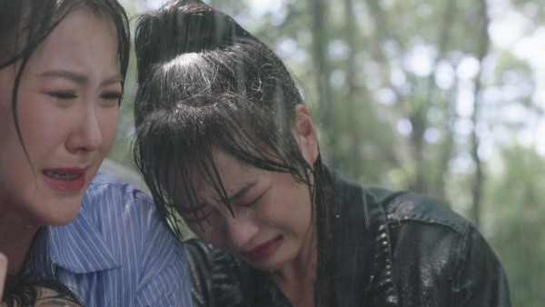 巨塔之后｜劉佩玥冒雨認屍戲撕心裂肺感染力強 吳若希好演技獲激讚脫胎換骨