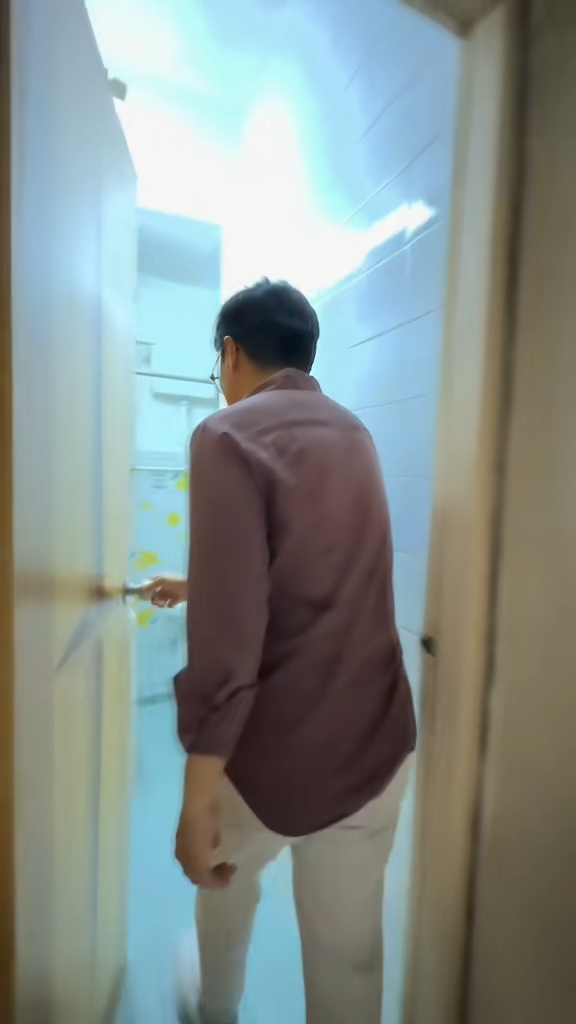 可見該單位進出通道相當狹窄。圖片來源：抖音@湯姆港房