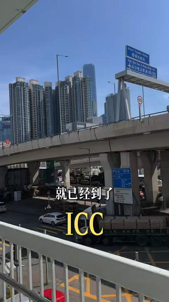 西九豪宅旁驚現「廚廁臥一體」劏房！78厘米超窄通道引網民爭議：根本是監獄！港人出面還原真相