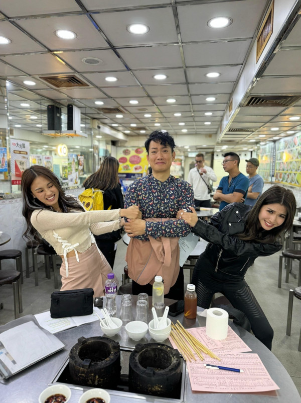 前TVB小花搭飛機遇無品乘客 後座赤腳伸前攻擊：真係太嘔心！ 