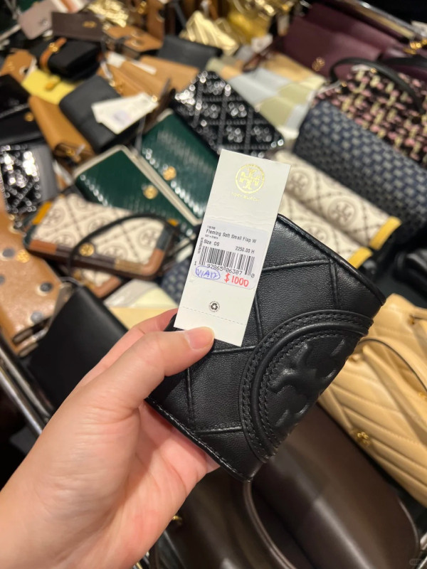 銅鑼灣Tory Burch開倉低至$450！一連5日 卡包/手鏈頸鏈/手袋/斜揹袋/秋冬長靴特價 多買額外85折！