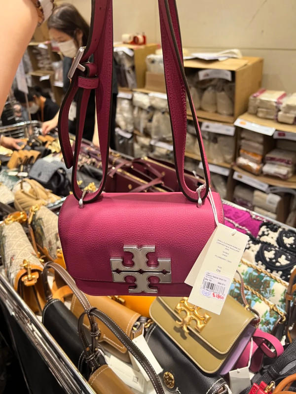 銅鑼灣Tory Burch開倉低至$450！一連5日 卡包/手鏈頸鏈/手袋/斜揹袋/秋冬長靴特價 多買額外85折！