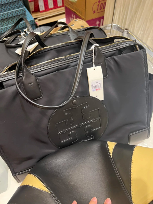 銅鑼灣Tory Burch開倉低至$450！一連5日 卡包/手鏈頸鏈/手袋/斜揹袋/秋冬長靴特價 多買額外85折！