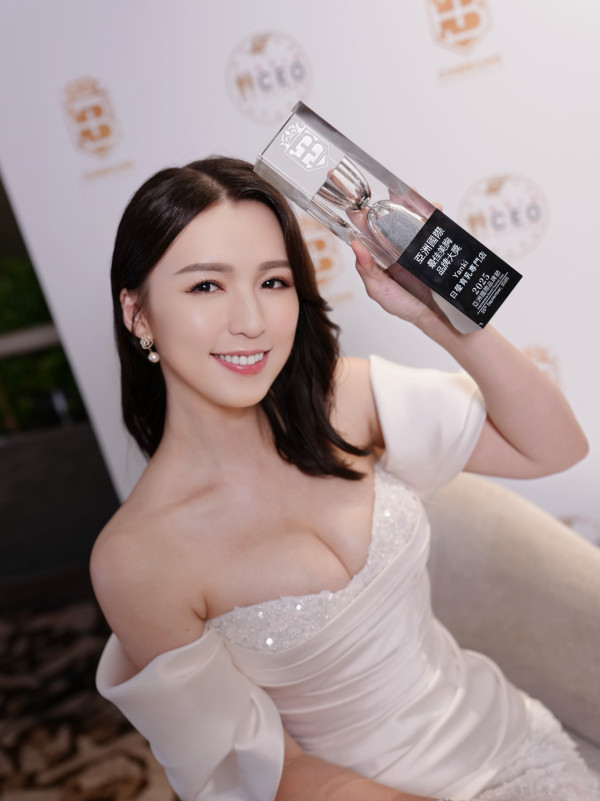 孫慧雪低胸晒深溝被批太暴露「谷胸上頸」 罕有動怒反擊：大家反應點解咁大呢