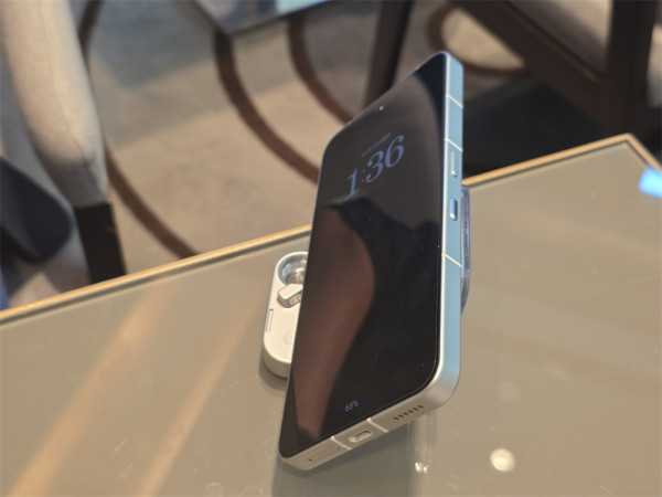 Nothing Ear (3) 充電盒變收音咪 降噪 95dB、充電 10 分鐘聽 10 小時