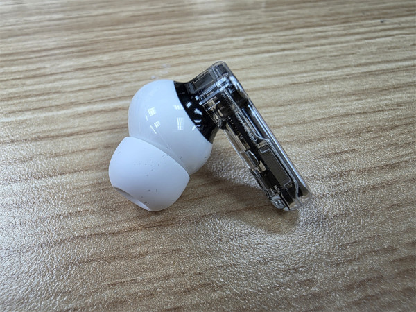 Nothing Ear (3) 充電盒變收音咪 降噪 95dB、充電 10 分鐘聽 10 小時