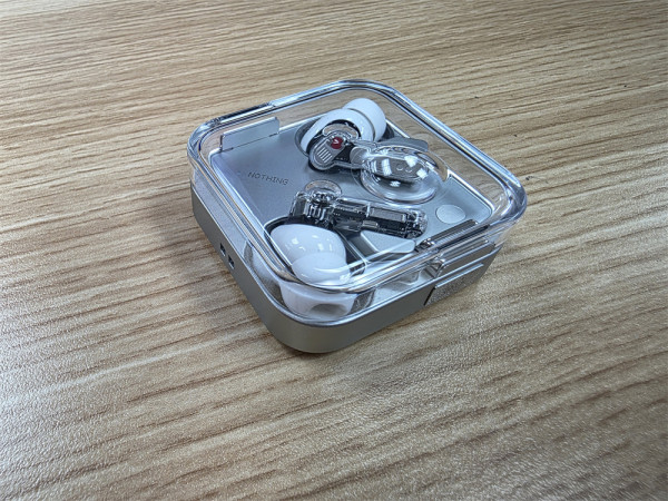 Nothing Ear (3) 充電盒變收音咪 降噪 95dB、充電 10 分鐘聽 10 小時