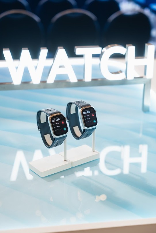 HUAWEI Watch D2 Blue Edition 抵港 24 小時不間斷偵測血壓