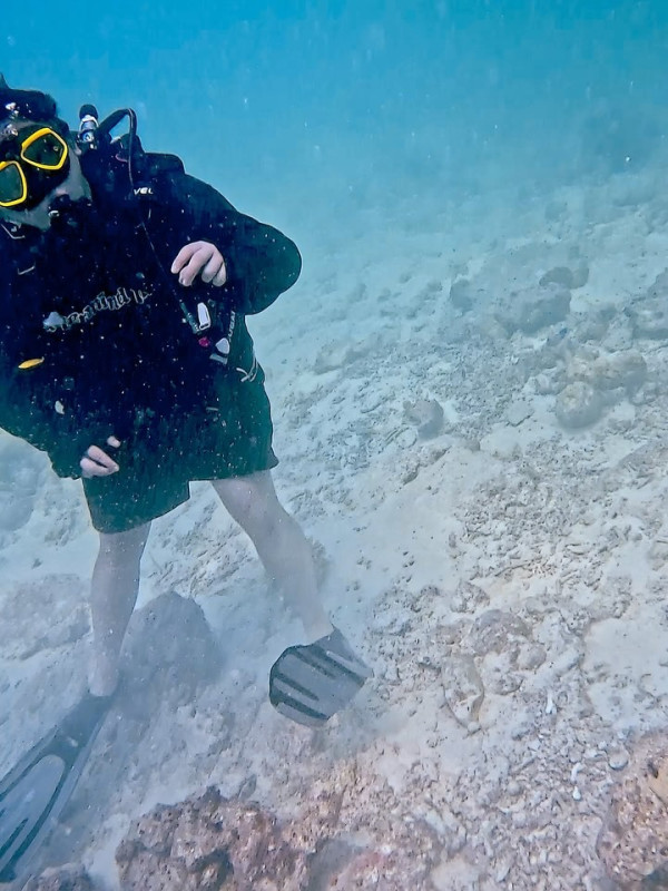 姜濤放假旅行潛水放鬆身心！罕甫半裸照大曬減肥成果 