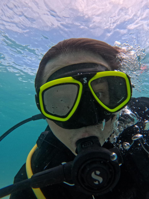 姜濤放假旅行潛水放鬆身心！罕甫半裸照大曬減肥成果 