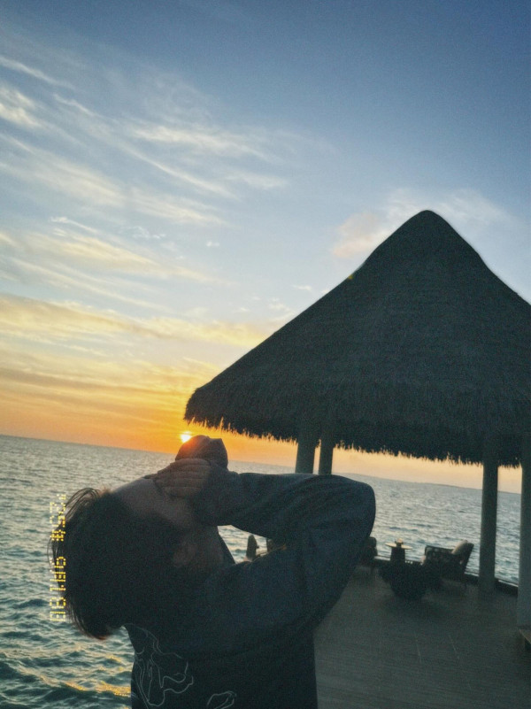 姜濤放假旅行潛水放鬆身心！罕甫半裸照大曬減肥成果 