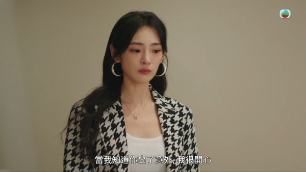 巨塔之后｜陳楨怡1分鐘「忍淚拔喉戲」晒躍進演技 表情極度痛心真感情打動網民