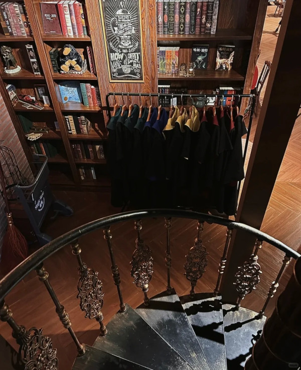 廣州魔法學院Magic Base西餐廳必試奶油啤！魔法袍魔杖租借哈迷爭相朝聖 