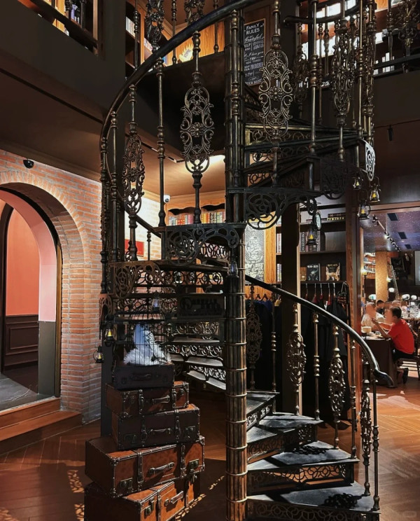 廣州魔法學院Magic Base西餐廳必試奶油啤！魔法袍魔杖租借哈迷爭相朝聖 