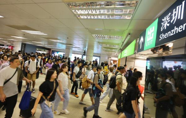 女子奇招走私嚇窐網民！太可疑遭羅湖海關截查！驚揭用1招藏674克足金...