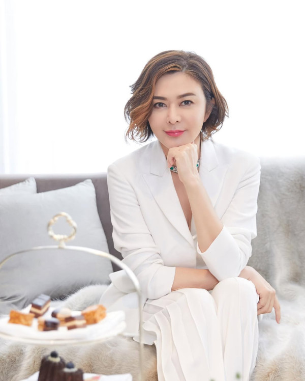 63歲關之琳生圖流出曝光零修飾容貌！一舉動極親民獲激讚︰沒有明星架子