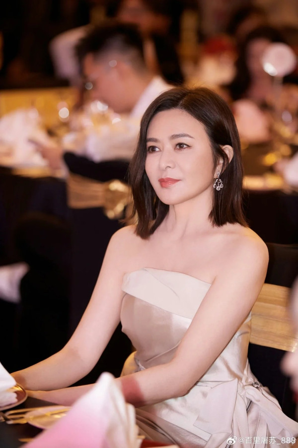 63歲關之琳生圖流出曝光零修飾容貌！一舉動極親民獲激讚︰沒有明星架子