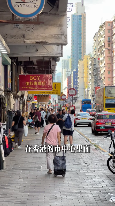 開箱月租$2000「九龍城寨風」單位！奪命斜樓梯+棺材床位！網民極震驚：倒貼都唔住