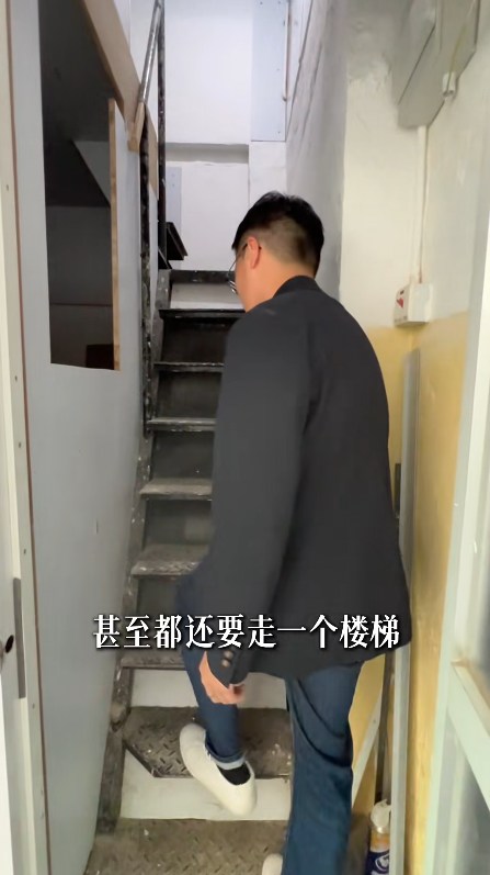 開箱月租$2000「九龍城寨風」單位！奪命斜樓梯+棺材床位！網民極震驚：倒貼都唔住