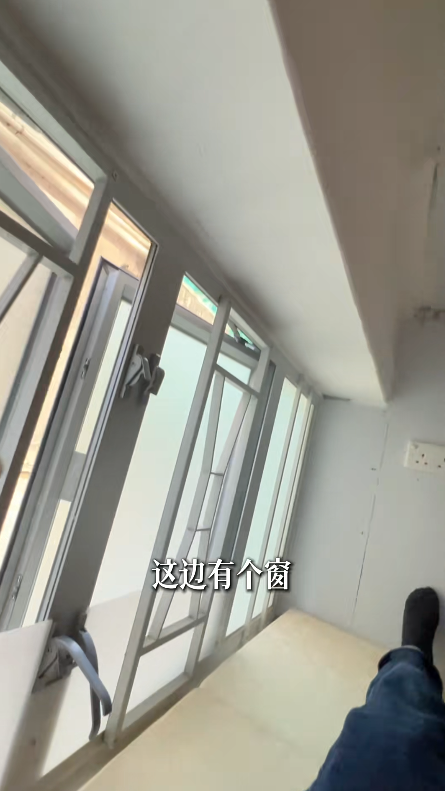 開箱月租$2000「九龍城寨風」單位！奪命斜樓梯+棺材床位！網民極震驚：倒貼都唔住