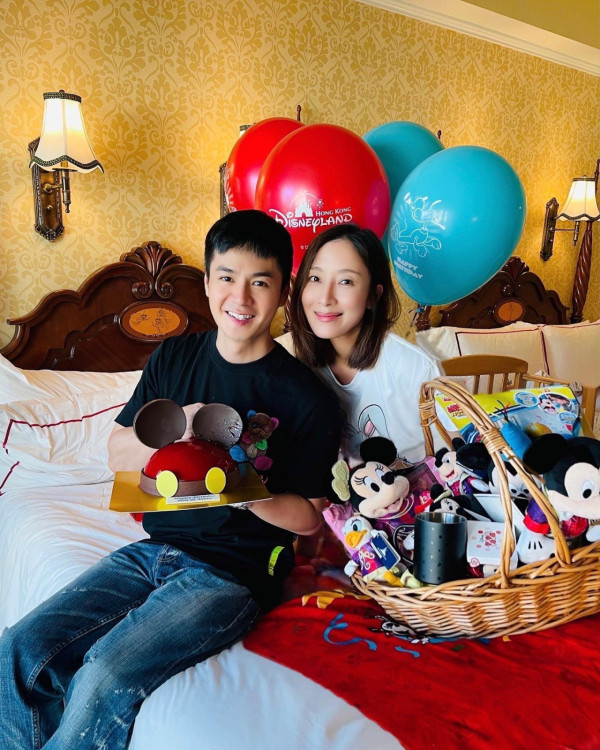 羅子溢楊茜堯結婚9周年罕晒絕密婚禮照 愛妻號扮鬆弛熊示愛︰永遠愛錫你共渡餘生