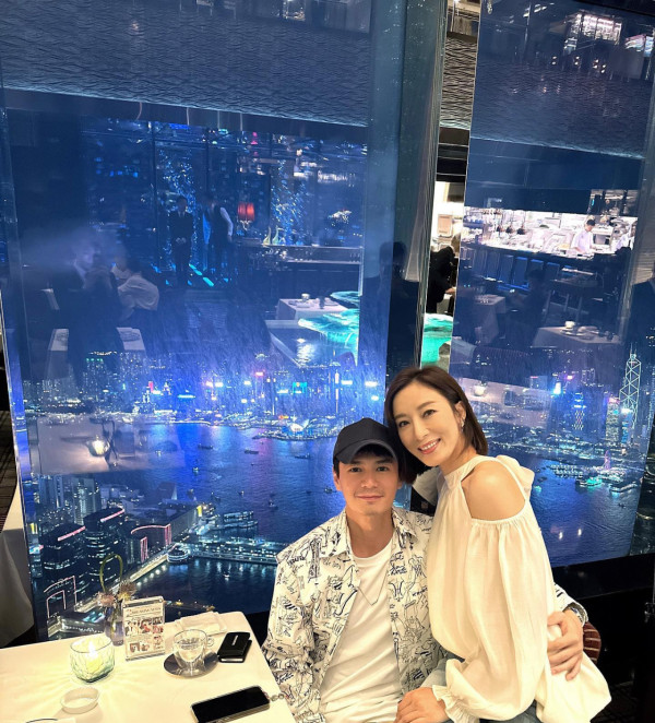 羅子溢楊茜堯結婚9周年罕晒絕密婚禮照 愛妻號扮鬆弛熊示愛︰永遠愛錫你共渡餘生
