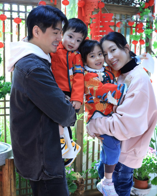 羅子溢楊茜堯結婚9周年罕晒絕密婚禮照 愛妻號扮鬆弛熊示愛︰永遠愛錫你共渡餘生