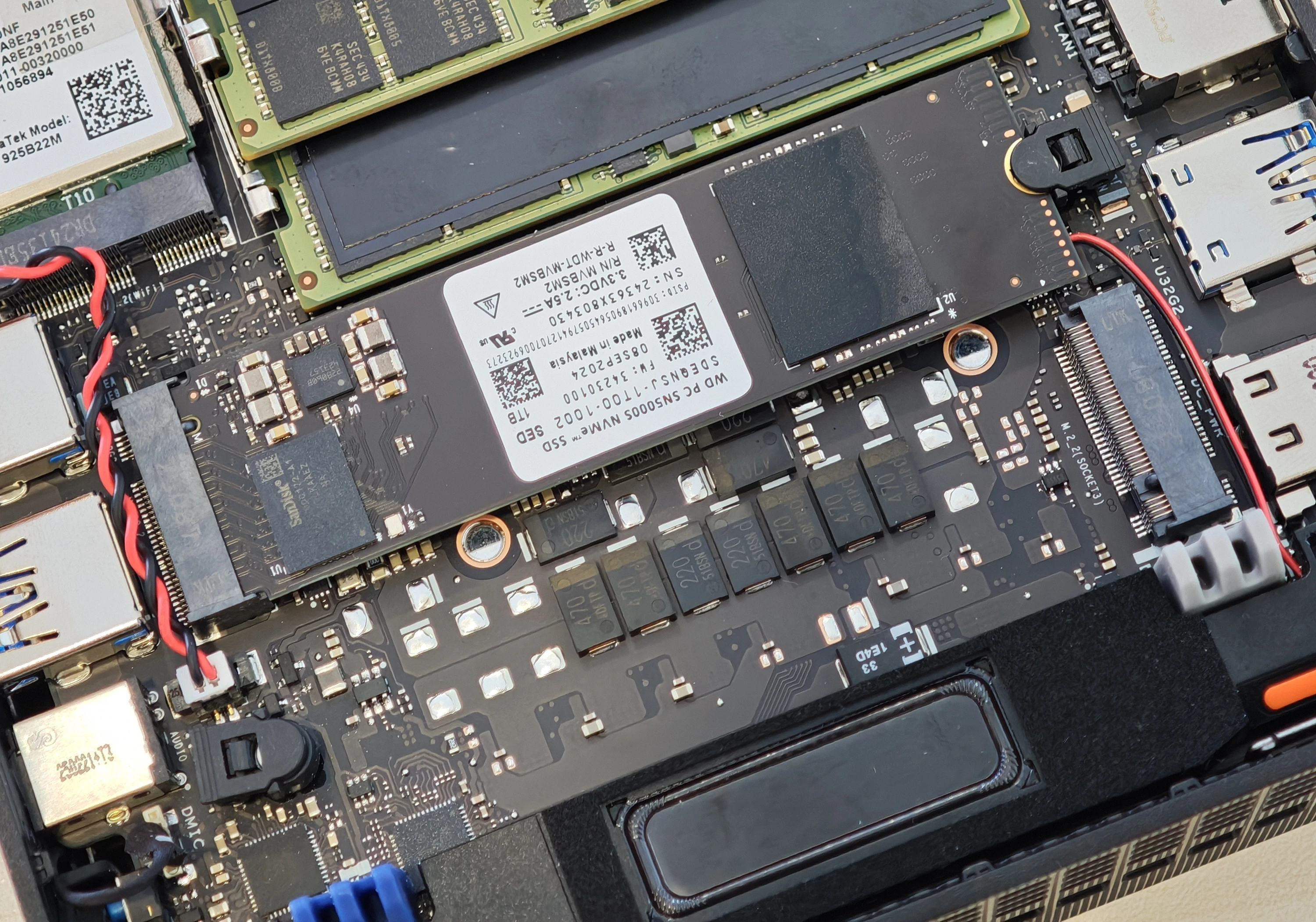 ASUS ExpertCenter PN54 詳盡實測！50 TOPS NPU、AI 效能制霸！