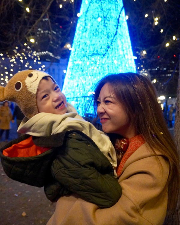 33歲前TVB索爆人妻生日罕晒惹火身材 躺大床晒深V事業線畫面香艷極吸睛