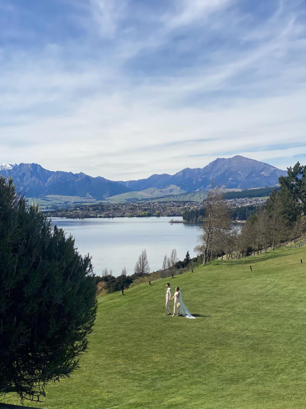 胡定欣無預警宣布結婚曬紐西蘭婚照！醫生老公身份曝光 曾加入無國界醫生 