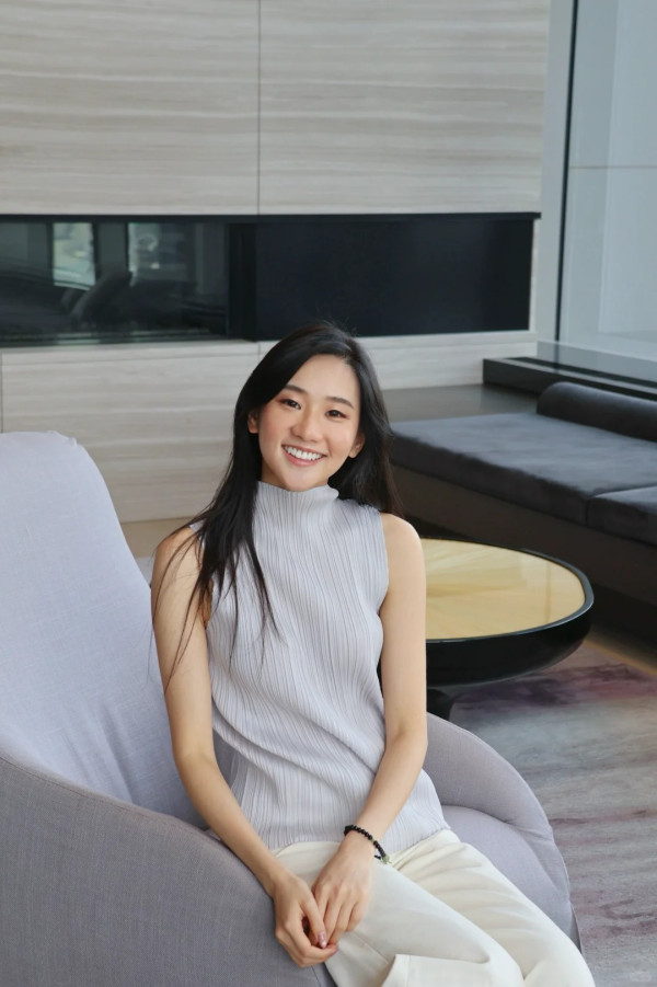 港姐季軍淚揭TVB女藝人辛酸累攤路邊 生理期捱夜連企8小時因一事爆喊