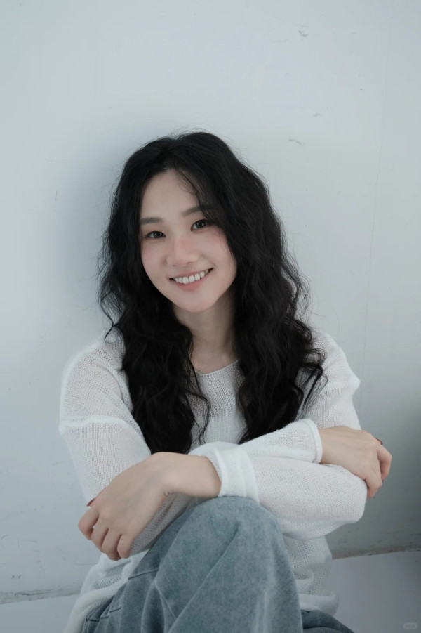 港姐季軍淚揭TVB女藝人辛酸累攤路邊 生理期捱夜連企8小時因一事爆喊