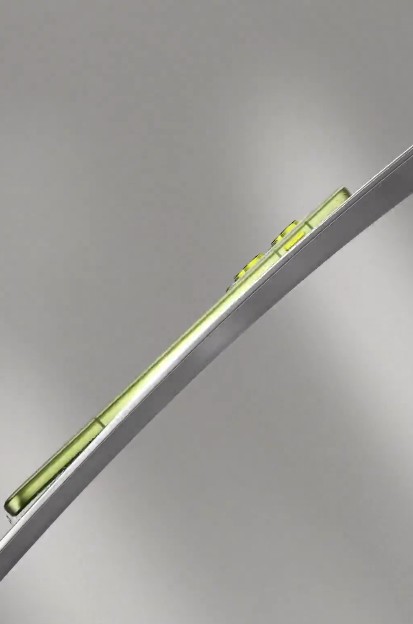 Motorola Edge 70 宣傳片流出 機身厚度「不足 6mm」超薄旗艦