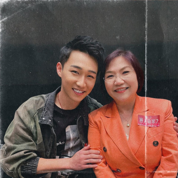 30歲TVB小生驚喜宣布求婚成功 破格婚照曬巨鑽放閃：「From ME to WE」