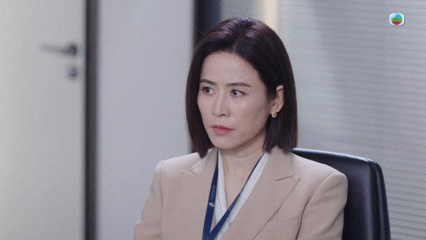 巨塔之后｜陳煒「藍月亮」露腰套裝閃亮出場 51歲美魔女靠1個絕招保持逆齡