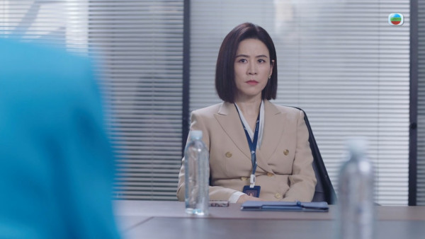 巨塔之后｜陳煒「藍月亮」露腰套裝閃亮出場 51歲美魔女靠1個絕招保持逆齡