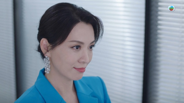 巨塔之后｜陳煒「藍月亮」露腰套裝閃亮出場 51歲美魔女靠1個絕招保持逆齡