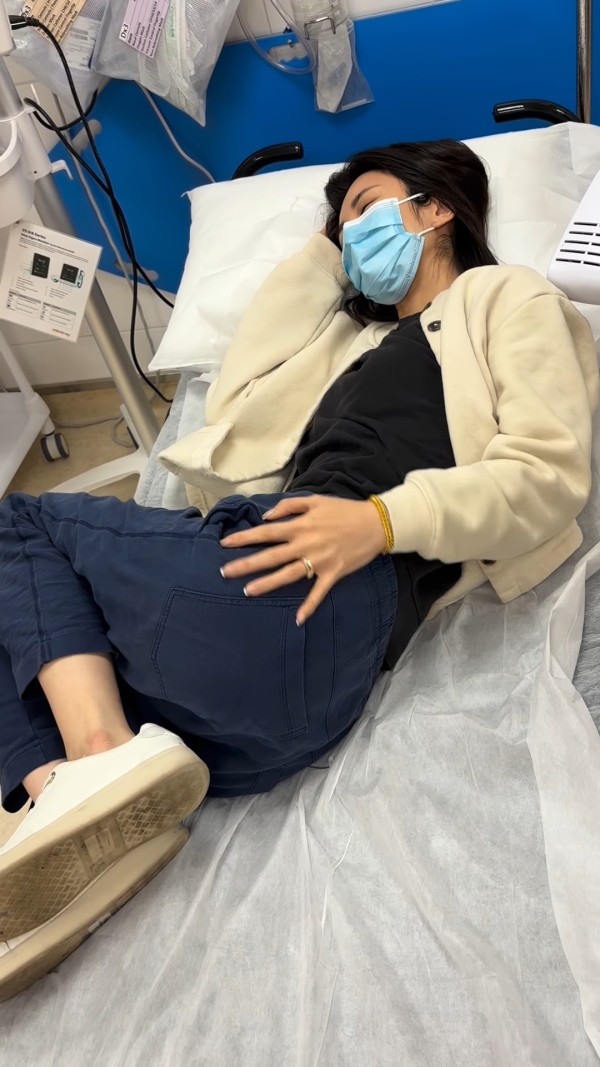 裕美北上過中秋食物中毒急返港入醫院 卧床照曝光獲林作媽媽悉心照顧