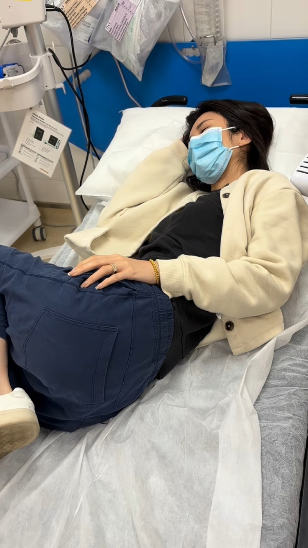 裕美北上過中秋食物中毒急返港入醫院 卧床照曝光獲林作媽媽悉心照顧