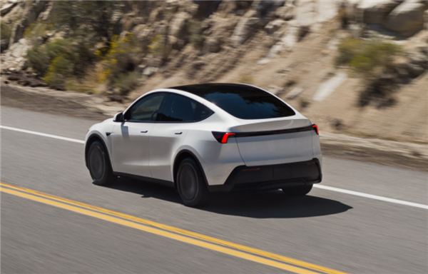 Tesla 粉絲大失所望 Model 3/Y 平價版配置大縮水 逾12功能減配僅平$XXXX？