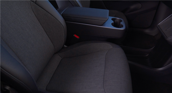 Tesla 粉絲大失所望 Model 3/Y 平價版配置大縮水 逾12功能減配僅平$XXXX？