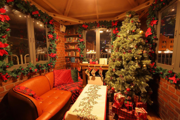 東京橫濱紅磚倉庫聖誕市集2025|11月21日開催!星空燈飾屋頂/12米高聖誕樹勁浪漫