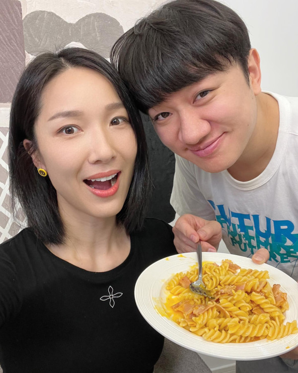 李亞男親揭主動出擊追求王祖藍經過！拍拖媒人竟是呢位視后出手神助攻