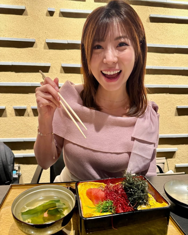 前TVB新聞小花獲男友求婚榮升準人妻 米蘭大教堂大晒巨型鑽戒：堅定不移的愛