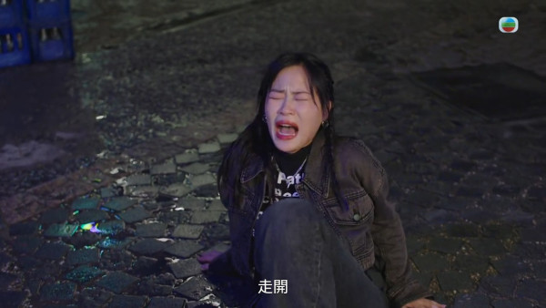 巨塔之后｜劉佩玥眼鏡娘律師造型獲讚「氣質封神」 親揭與樂珈嘉上契之謎