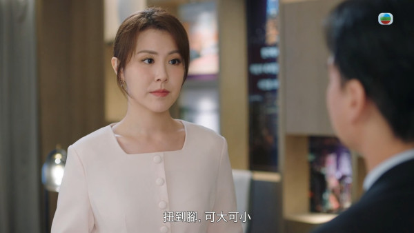 巨塔之后｜劉佩玥眼鏡娘律師造型獲讚「氣質封神」 親揭與樂珈嘉上契之謎