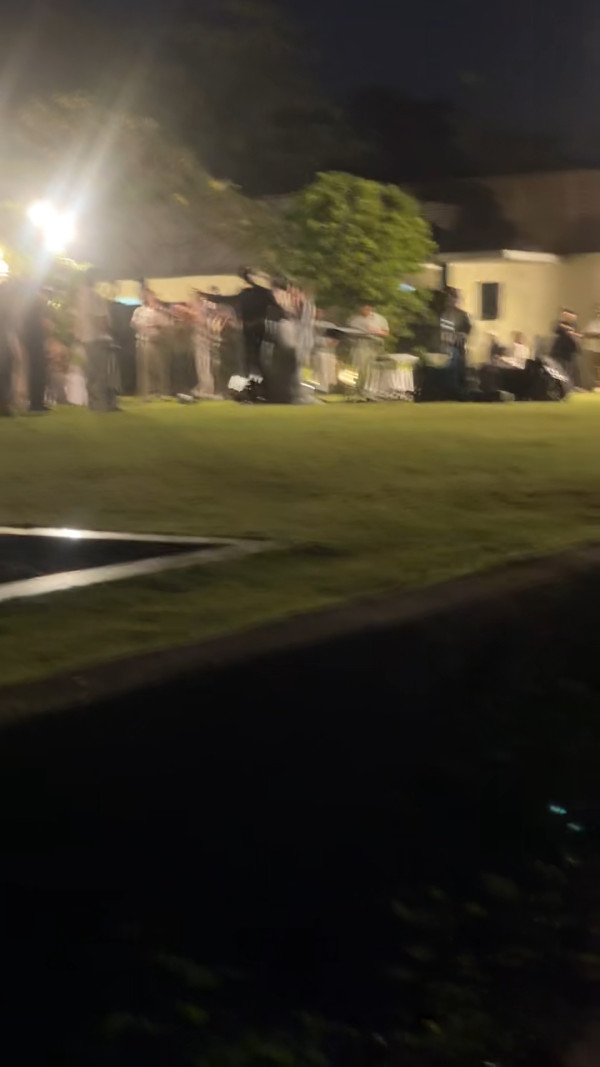 莊思敏婚禮現場相片曝光超Deep V搏到盡 16字回應老公高級督察身份
